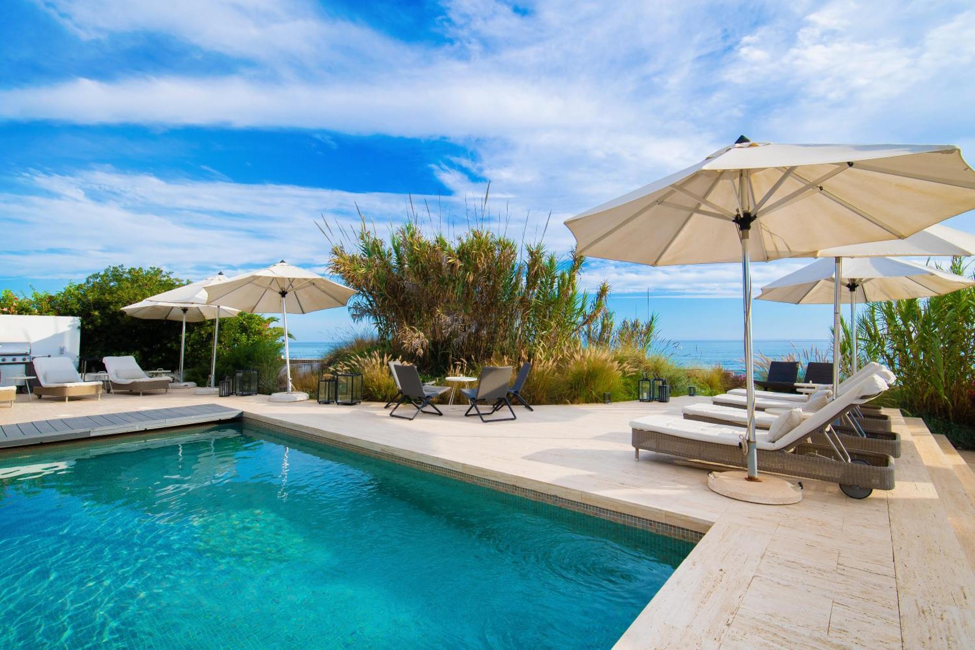 Villa Breath Taking Front Line With Sauna & Jacuzzi *