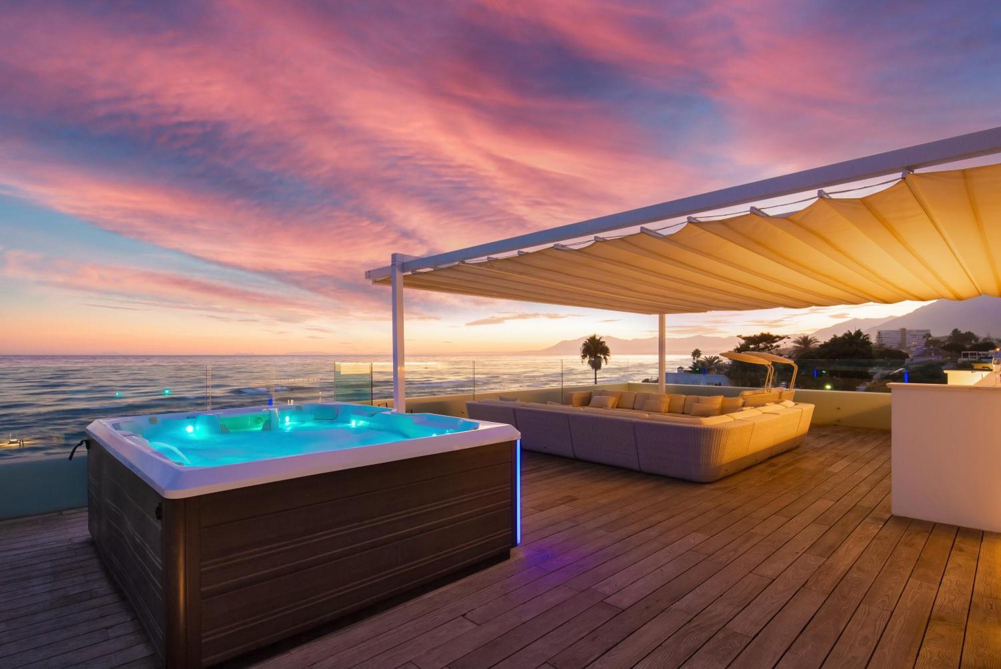 Breath Taking Front Line With Sauna & Jacuzzi Villa