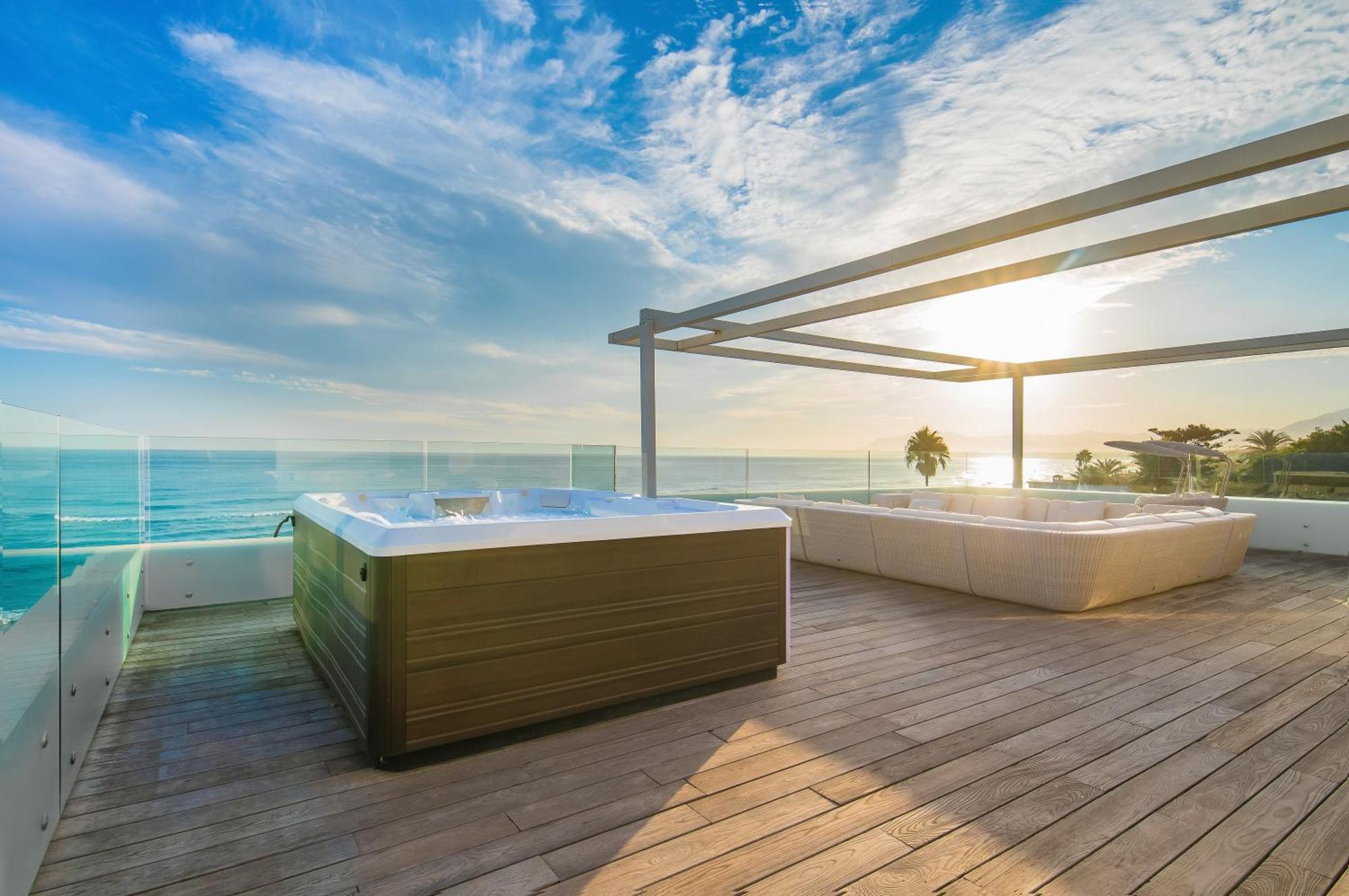 Villa Breath Taking Front Line With Sauna & Jacuzzi *
