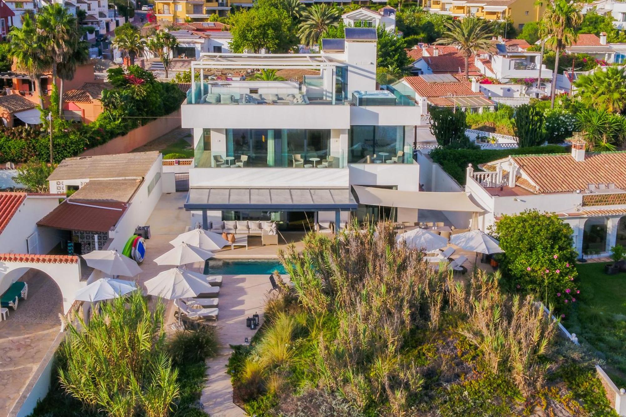 Villa Breath Taking Front Line With Sauna & Jacuzzi *