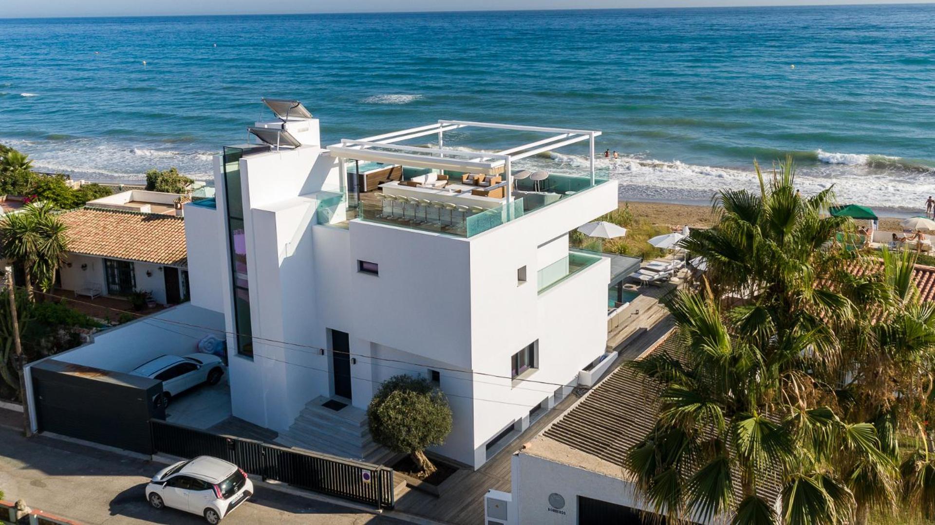 Villa Breath Taking Front Line With Sauna & Jacuzzi Marbella