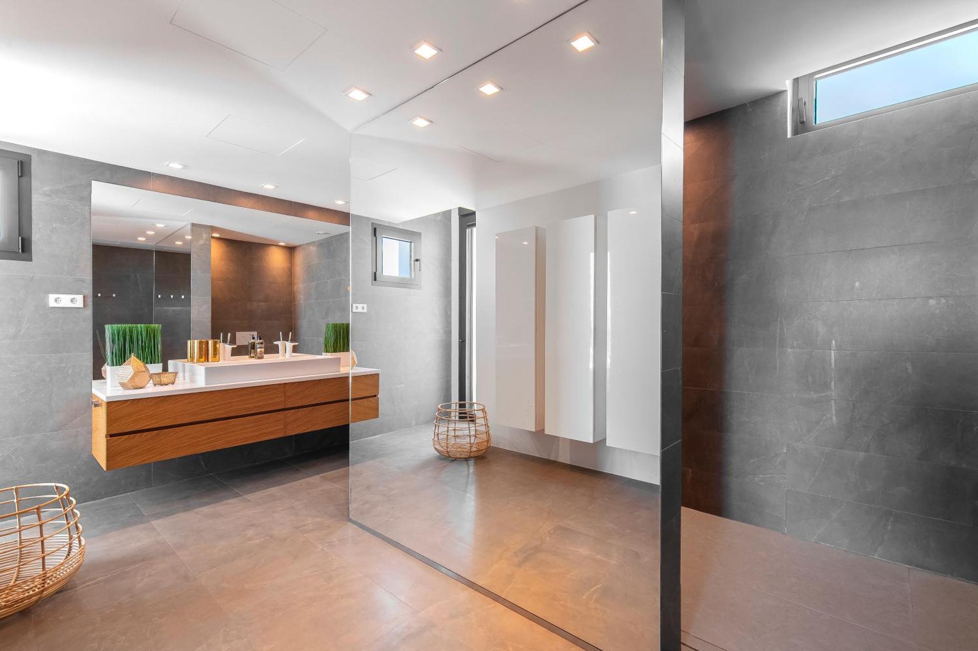 Villa Breath Taking Front Line With Sauna & Jacuzzi