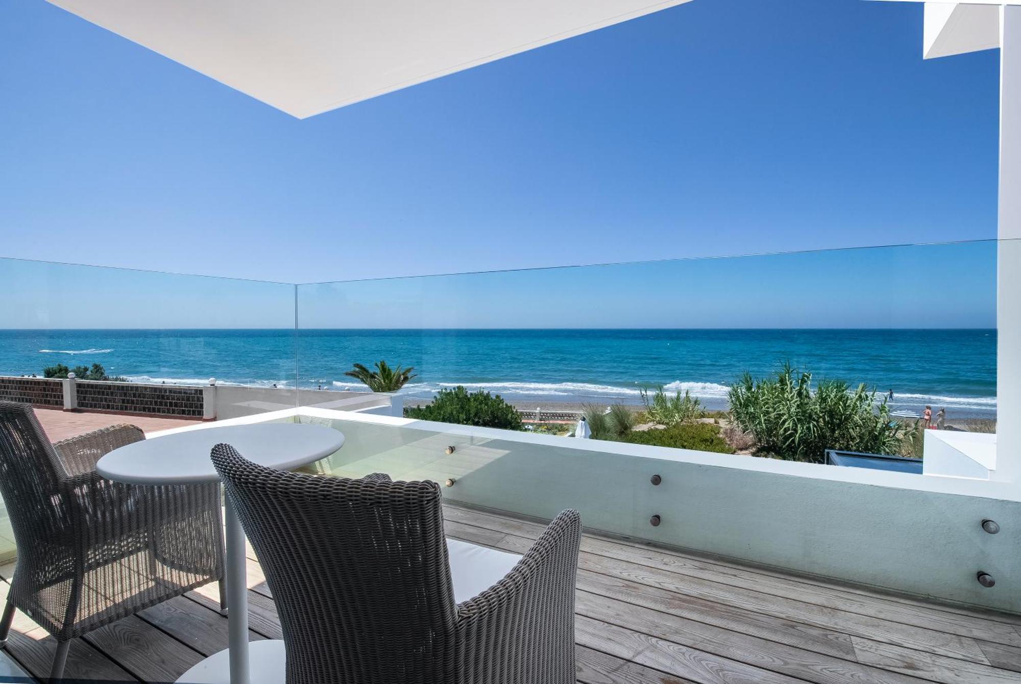 Breath Taking Front Line With Sauna & Jacuzzi Villa