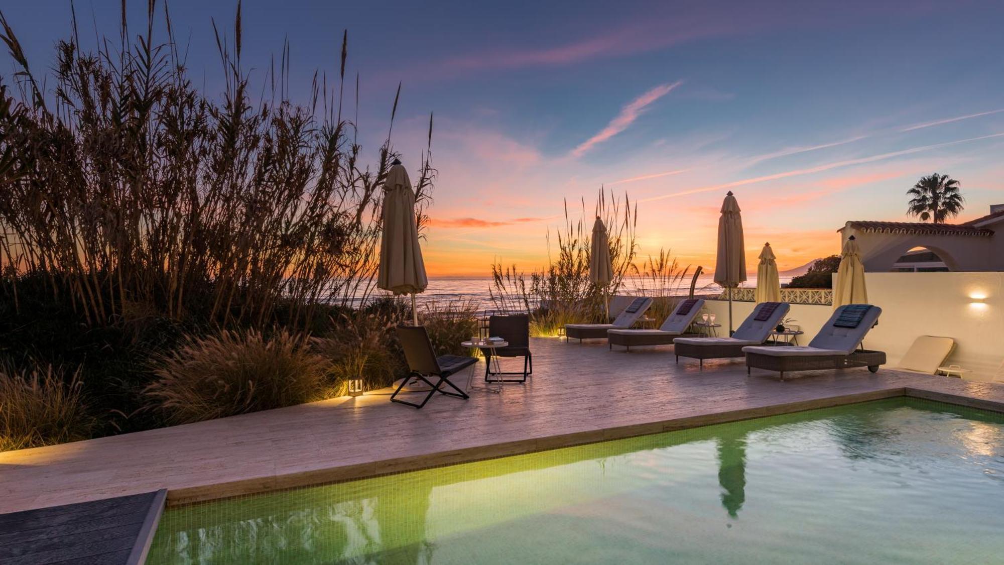 Breath Taking Front Line With Sauna & Jacuzzi Villa
