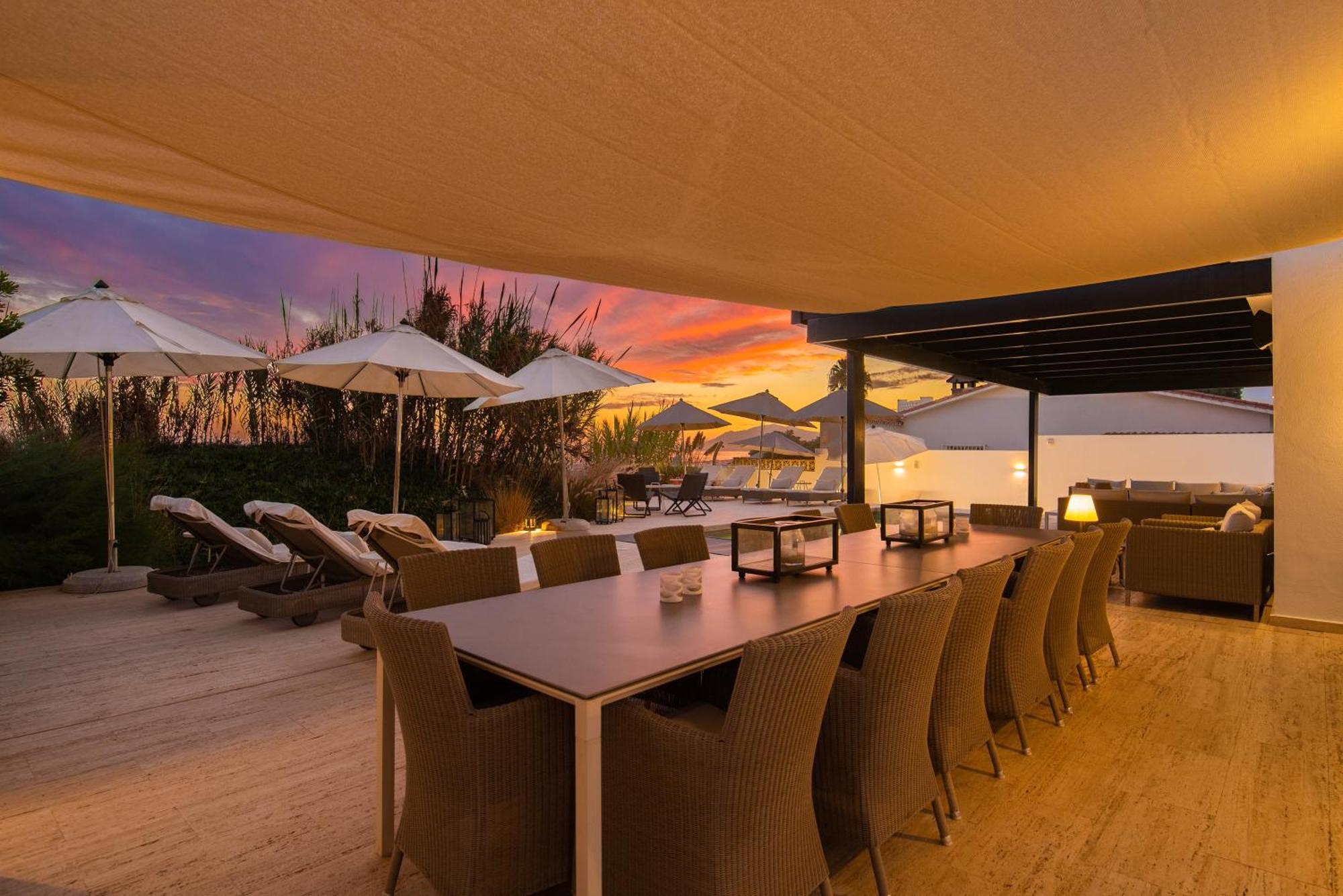Breath Taking Front Line With Sauna & Jacuzzi