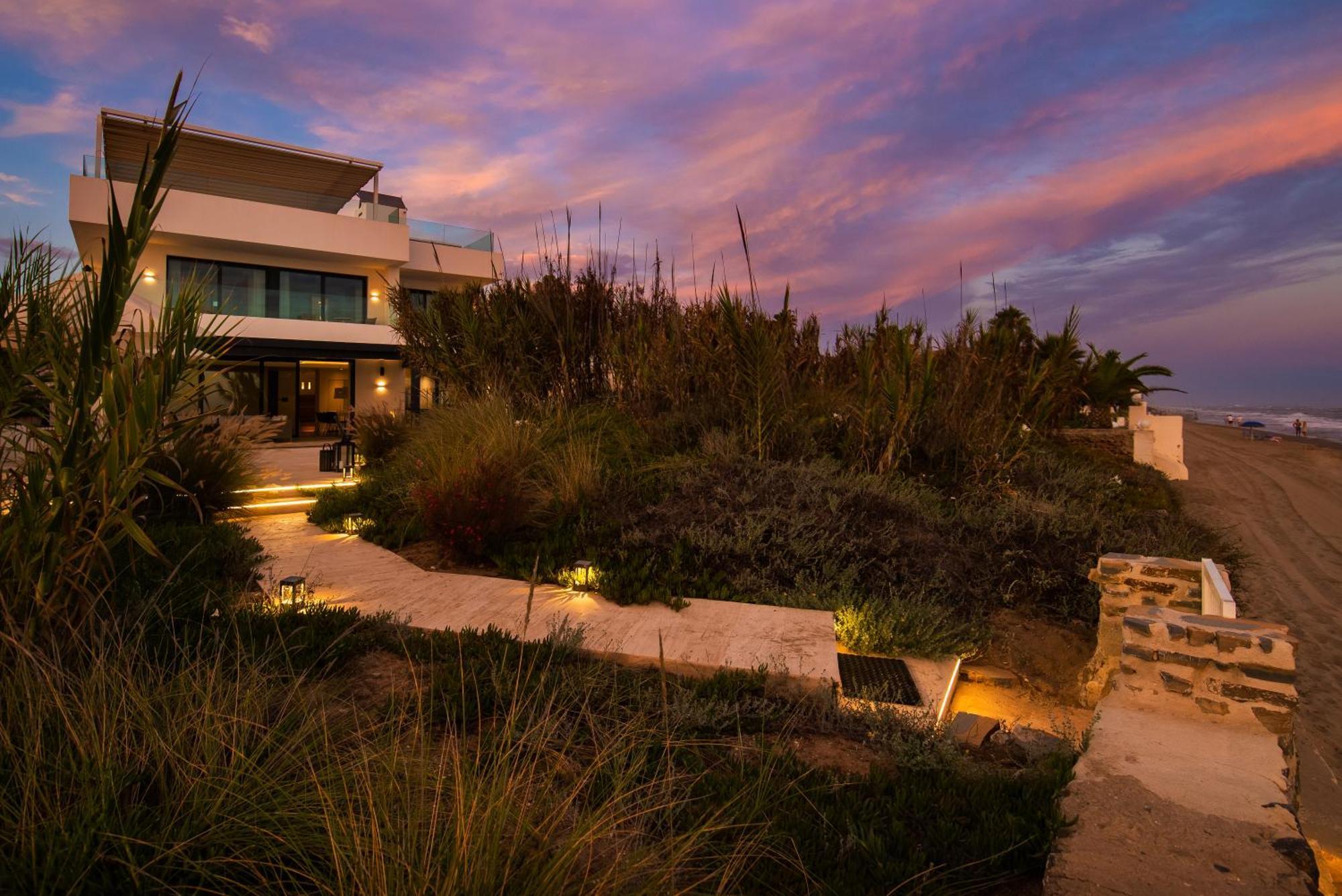 Villa Breath Taking Front Line With Sauna & Jacuzzi Marbella