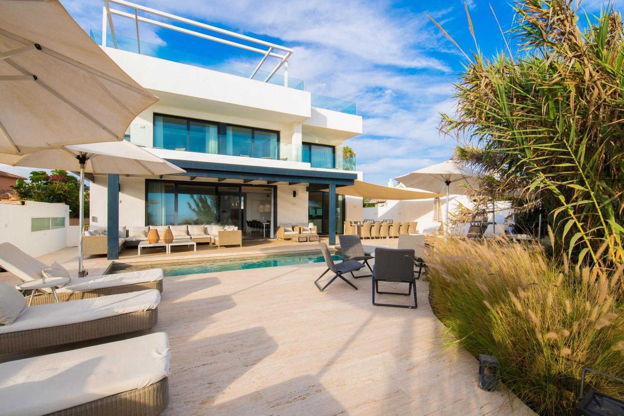 Breath Taking Front Line With Sauna & Jacuzzi Villa *