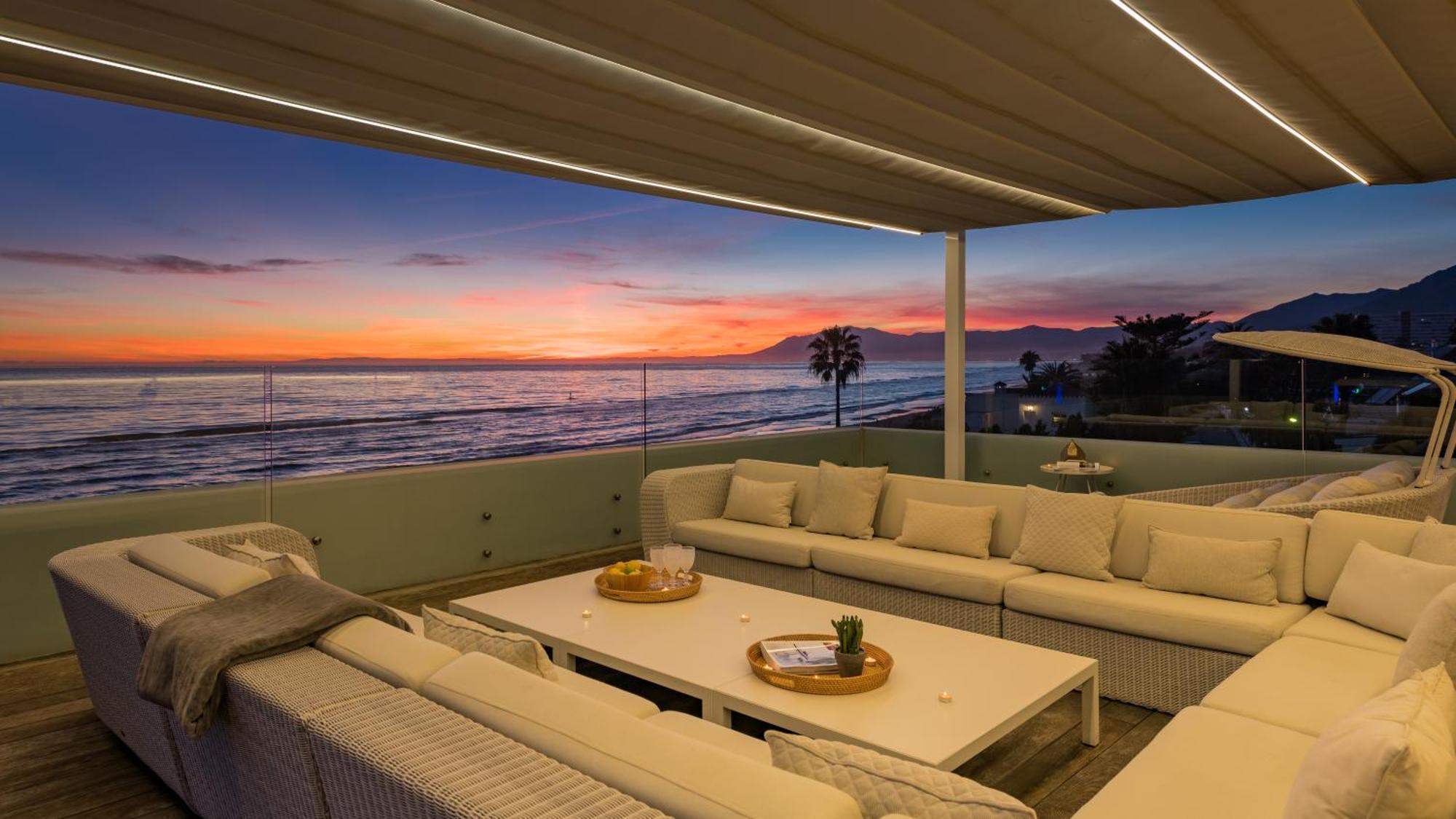Breath Taking Front Line With Sauna & Jacuzzi Marbella