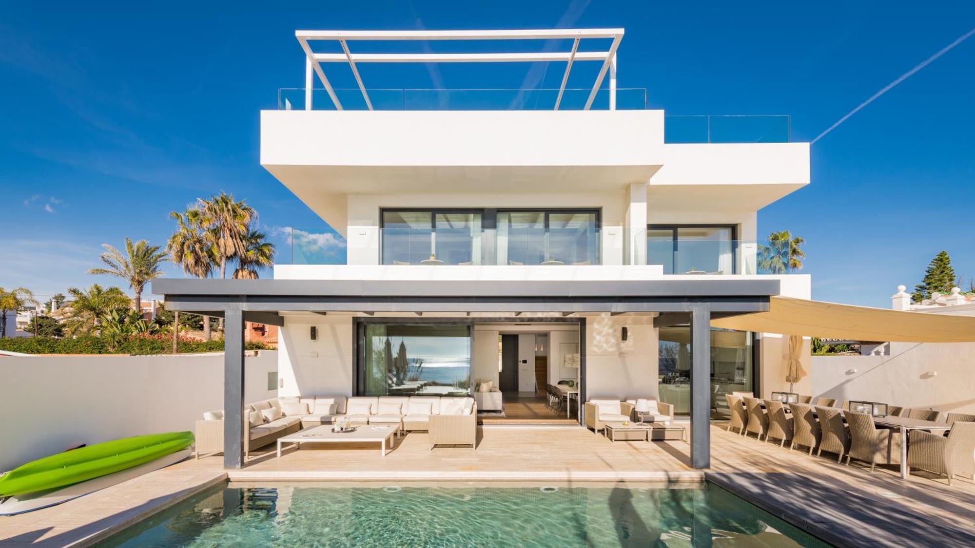 Villa Breath Taking Front Line With Sauna & Jacuzzi