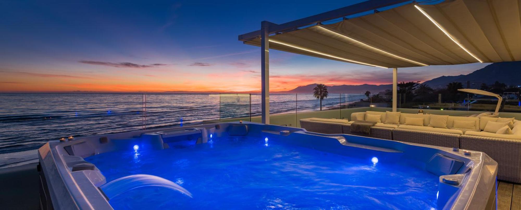 Breath Taking Front Line With Sauna & Jacuzzi *