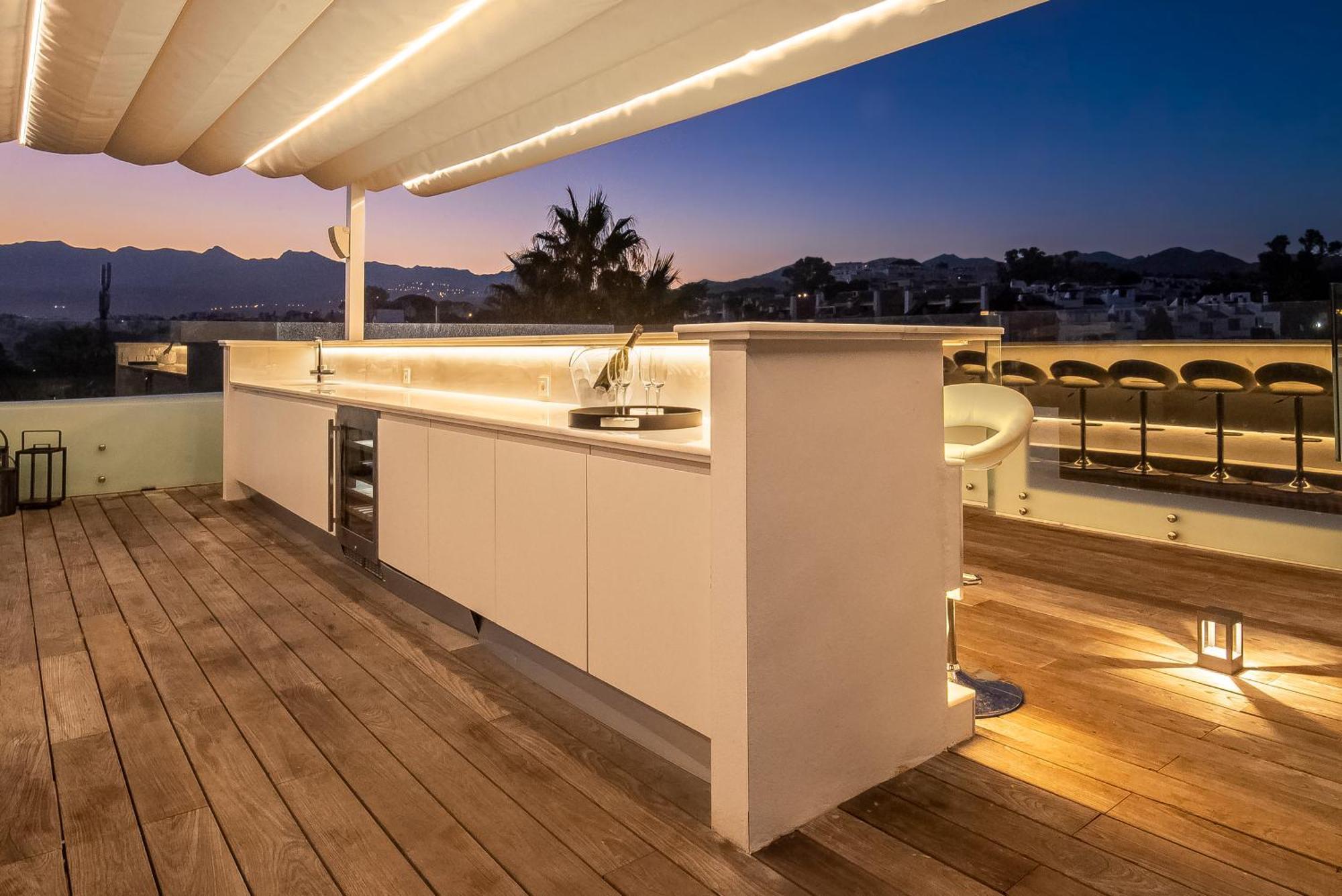 Breath Taking Front Line With Sauna & Jacuzzi Villa Marbella