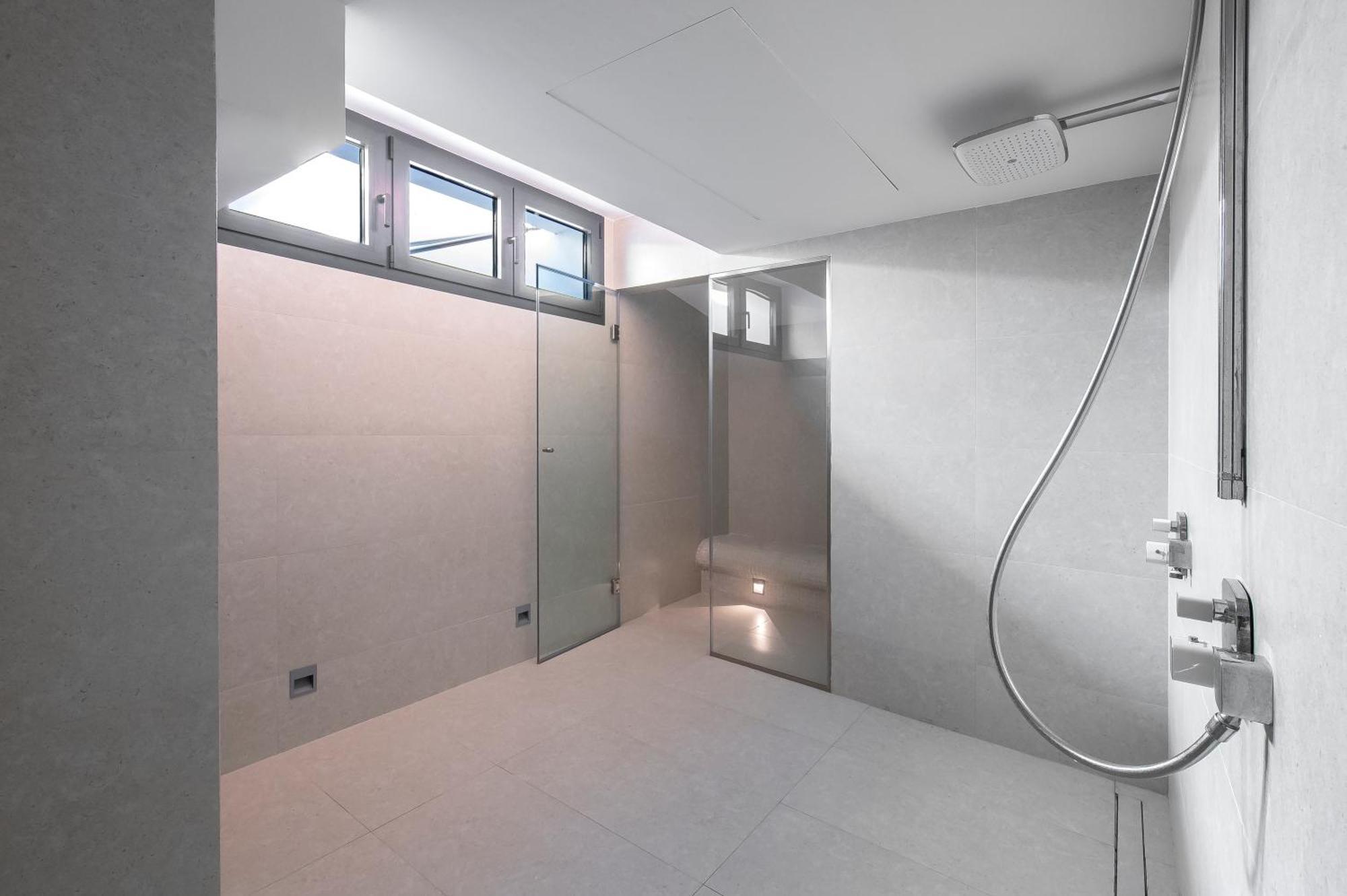 Breath Taking Front Line With Sauna & Jacuzzi Villa